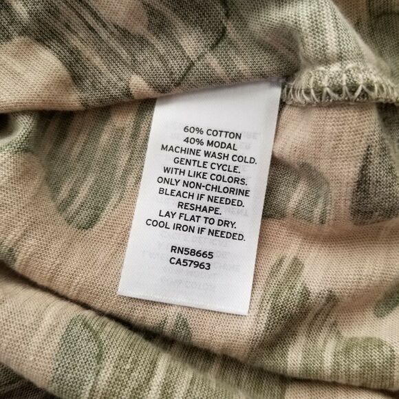 Susina T-Shirt Green Camo Short Sleeve Women's Size Medium Basic Lightweight New - Picture 5 of 7